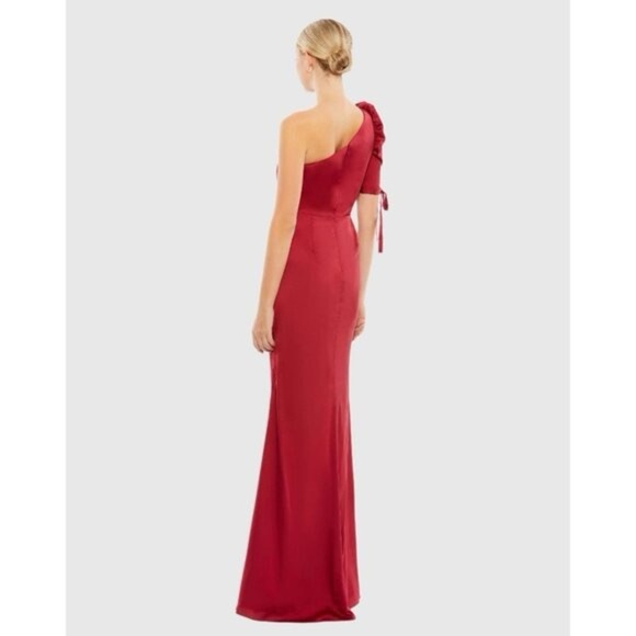 NWT Mac Duggal Satin One Shoulder Puff Sleeve Trumpet Gown Deep Red 55632 Size 2 - Picture 2 of 8